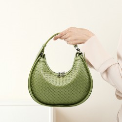 2025 new niche cowhide woven handbag, fashionable underarm genuine leather bag, women's shoulder and crossbody bag, crescent-shaped bag.