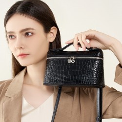 Niche Pig Nose semi-circular saddle bag, luxury diamond-patterned underarm bag, 2025 new genuine leather shoulder and crossbody bag for women.