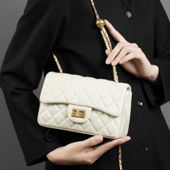 2025 new light luxury, high-end commuter handbag, fashionable European and American style belt crossbody bag for women 2025 new light luxury, high-end commuter handbag, fashionable European and American style belt crossbody bag for women