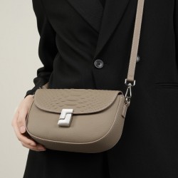 2025 summer new genuine leather bags. Women's versatile shoulder bag, elegant crocodile-print crossbody bag, large-capacity small square bag