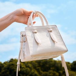 2025 new fashionable genuine leather handbag, small square bag, French-style, simple, niche popular shoulder and crossbody bag.