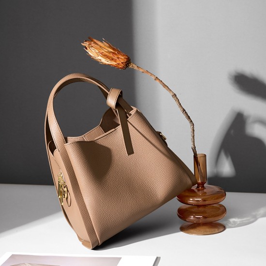 2025 New Style Genuine Leather Handbag, A Stylish Mother's Shopping Basket, Cowhide Bucket Bag 2025 New Style Genuine Leather Handbag, A Stylish Mother's Shopping Basket, Cowhide Bucket Bag