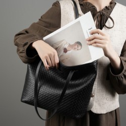 2025 Spring/Summer New Style Women's Handbags, Fashionable Large-Capacity Simple Cowhide Single-Shoulder Handbags