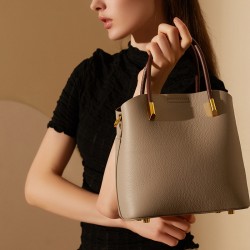 Spring/Summer 2025 niche genuine leather bucket bag for women Paired with a stylish handbag, a high-end casual crossbody cowhide bag.