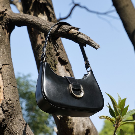 Niche Design, Luxury Cowhide Leather Baguette Bag for Women, 2025 Fashionable, Simple, Versatile Single-Shoulder Crossbody Bag