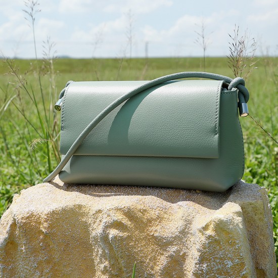 Top-Grain Soft Cowhide Leather Crossbody Bag, a Popular, Trendy, Niche Underarm Shoulder Bag for Women, 2025 New Style