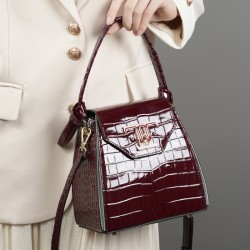 2025 autumn new style genuine leather niche design cigarette case bag, light luxury high-end crocodile pattern handbag, crossbody box bag