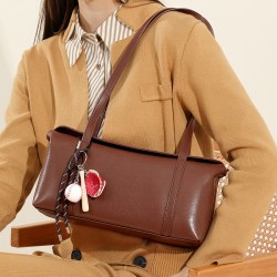 2025 new top-grain vegetable-tanned cowhide handbags, fashionable ladies' bags, retro and versatile pillow bags.