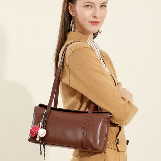 2025 new top-grain vegetable-tanned cowhide handbags, fashionable ladies' bags, retro and versatile pillow bags. 2025 new top-grain vegetable-tanned cowhide handbags, fashionable ladies' bags, retro and versatile pillow bags.