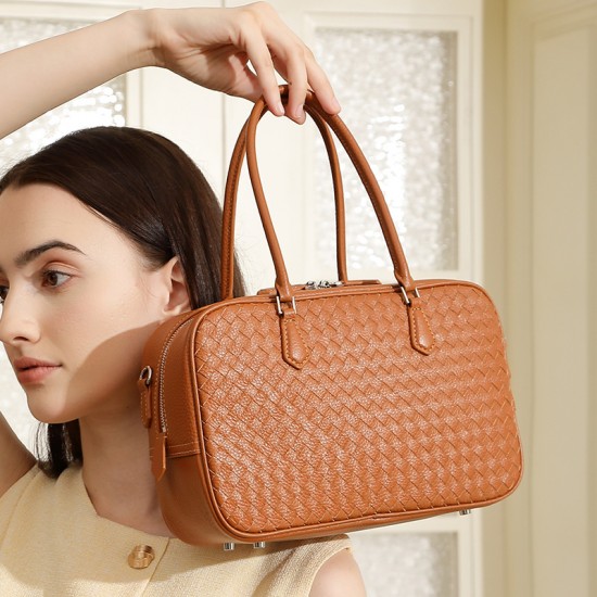 2025 new style genuine leather saddle bag, fashionable and versatile small handbag, crossbody bag