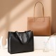 New niche women's genuine leather large-capacity briefcase, laptop bag, black cowhide commuter bag. New niche women's genuine leather large-capacity briefcase, laptop bag, black cowhide commuter bag.